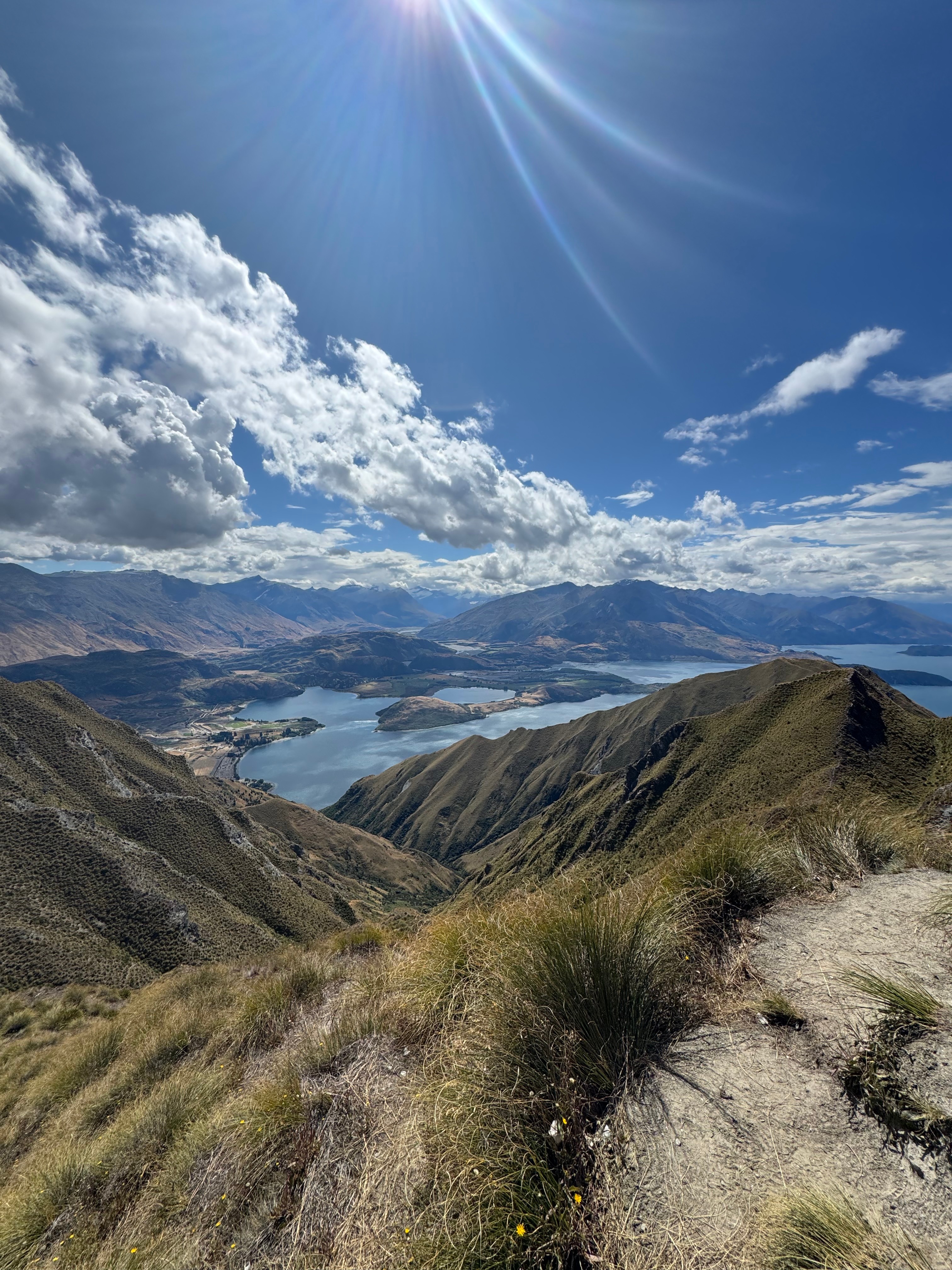 The view over Lake Wānaka and the Southern Alps from Roys Peak, New Zealand